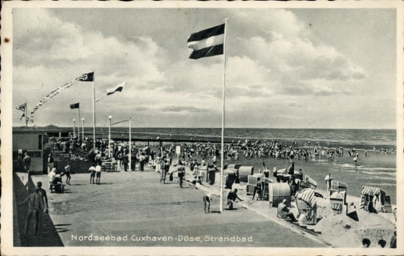 PC North Sea resort Döse Cuxhaven, promenade, beach life, flags