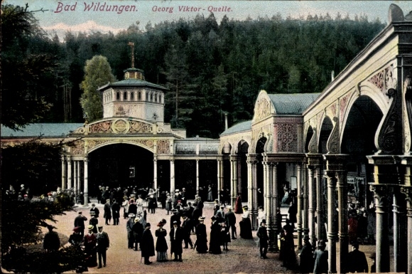 Postcard Bad Wildungen in Hesse, Georg Viktor spring, crowd, historical architecture