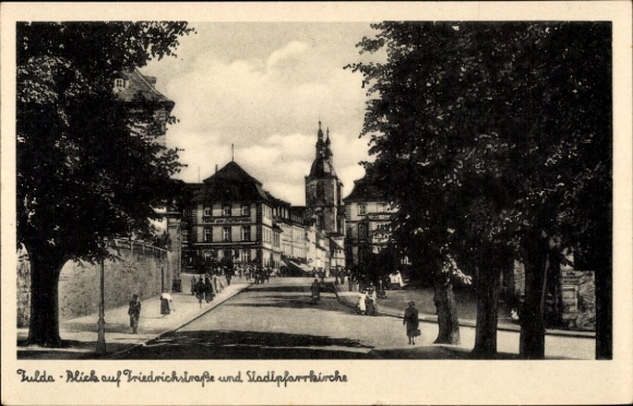 Ak Fulda in Hessen, uitzicht op de Friedrichstraße, parochiekerk, architectuur