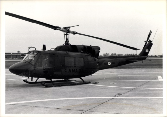 Zdjęcie kanadyjskiego helikoptera wojskowego
