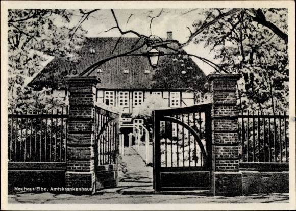 Postcard Neuhaus an der Elbe, Amtskrankenhaus, Tor