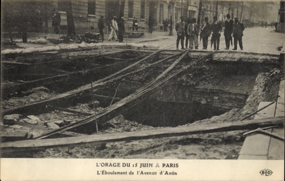 Postcard Paris II, Avenue d'Antin landslide