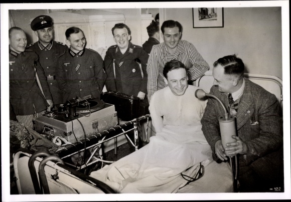 Zdjęcie Heinrich Hoffmann, Feldpost mówione na woskowych płytach, 1941, żołnierze Wehrmachtu, szpital wojskowy