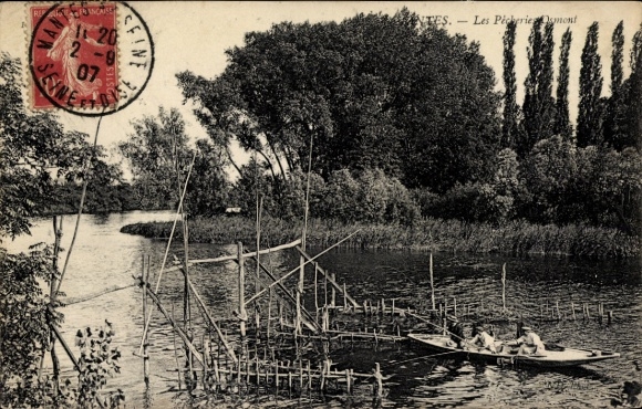 Ak Boulogne sur Seine Hauts de Seine, Ruderboot auf dem Wasser, Fischernetz, Bäume im Hintergrund