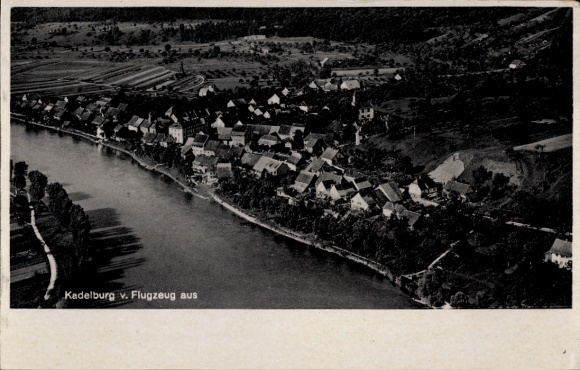 Ak Kadelburg Küssaberg Baden Württemberg, Luftbild von  Flussverlauf, Häuseransicht