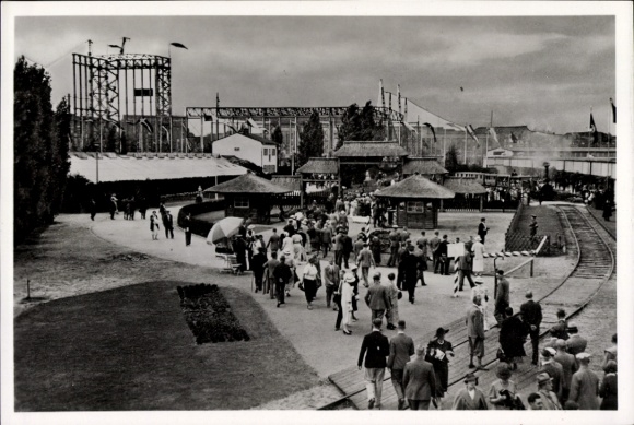 Foto Ak Deutschlandlager des RAD auf der Deutschlandschau 1936, Tor und Bahnhof zum Lager