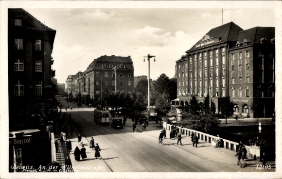Ak Gliwice Gleiwitz Schlesien, An der Wilhelmstraße, Haus Oberschlesien, Tram, Benzol Tankstelle