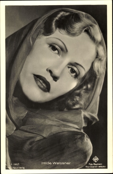 Postcard actress Hilde Weissner, portrait