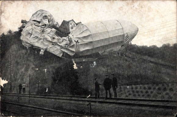 Postcard Weilburg im Lahntal, airship disaster, Zeppelin LZ 5, Z 2, stranding at the Hotel Webersberg