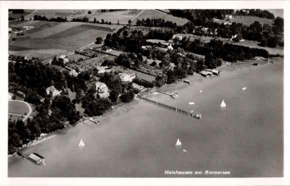 Ak Holzhausen Utting am Ammersee Bayern, Luftaufnahme, Ammersee, Wasser, Boote, Landschaft, Holzh