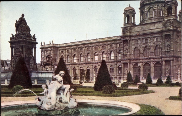 KP Wiedeń 1 Śródmieście, Pomnik Cesarzowej Marii Teresy, Muzeum Państwowe