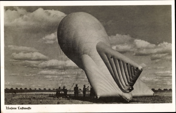 Ak Luftwaffe, Militärballon am Boden, Sperrballon