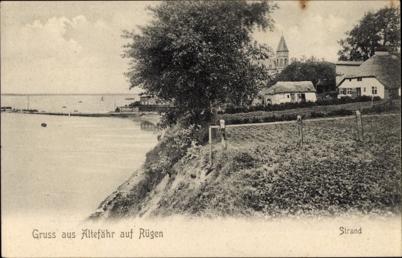 Ak Altefaehr op Rügen, strand, kerk, huizen met rieten daken