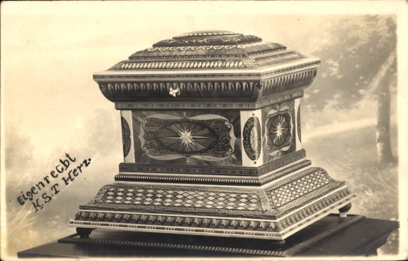 Photo Postcard Eigenrecht KST heart, casket