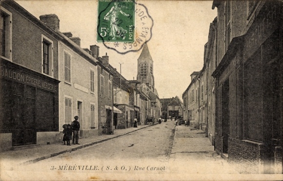 Ak Merville Calvados, Straßenszene mit mehreren Personen, häufiger Ortsname: Merville