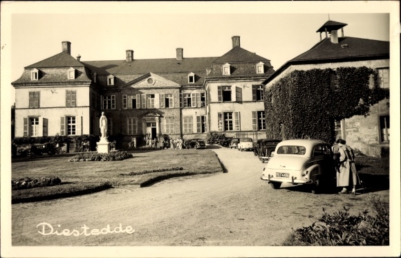 Photo Postcard Diestedde Wadersloh in Westphalia, castle, park, car