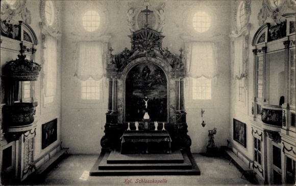 Ak Moritzburg in Sachsen, Kgl. Schlosskapelle, Innenansicht, Altar, Fenster