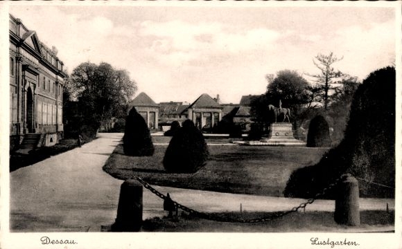 Postcard Dessau in Saxony-Anhalt, Historical Lustgarten, monument, trees, architectural elements