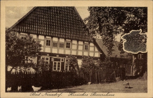 Ak Bad Nenndorf an der Weser, Hessisches Bauernhaus, alte Architektur, Hühner im Vordergrund