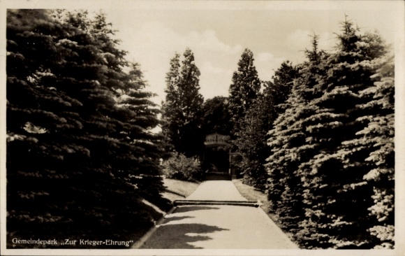 Postcard Berlin Steglitz Lankwitz, Gemeindepark Zur Kriegerehrung