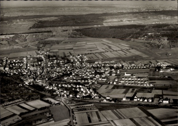 Ak Magstadt Baden Württemberg, Luftaufnahme von Magstadt, landwirtschaftliche Felder, Wohngebäude