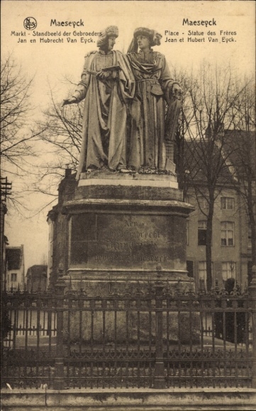 Ak Maaseik Maeseyck Vlaanderen Limburg, standbeeld van de broers Jan en Hubrecht Van Eyck, markt, stand