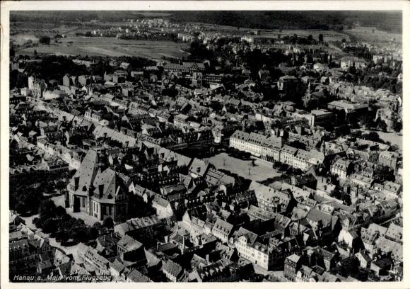 Ak Hanau am Main, Luftaufnahme von  Stadtansicht,  Architektur