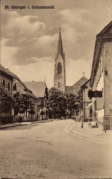 Ak Sankt Georgen im Schwarzwald, Straße, Kirche