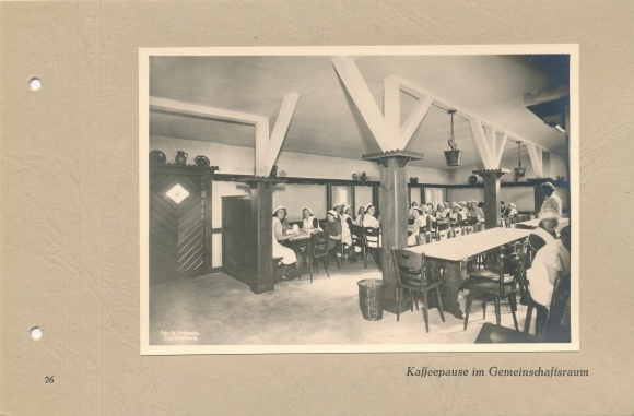 Photo Berlin Weißensee, Trumpf Schokoladenwerke, coffee break in the common room