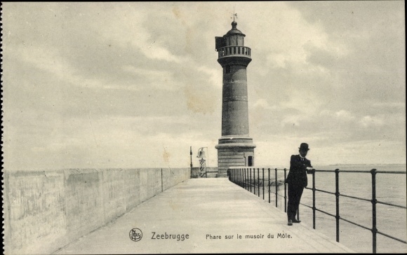Postcard Zeebrugge West Flanders, Vuurtoren, Phare sur le musoir du Mole