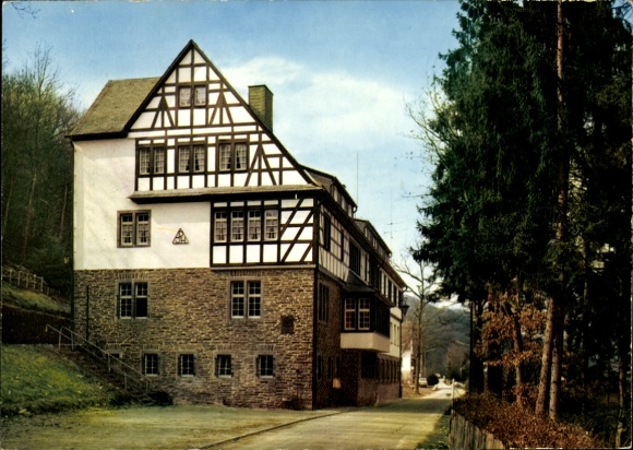 Ak Brodenbach an der Mosel, Jugendherberge, Fachwerkhaus