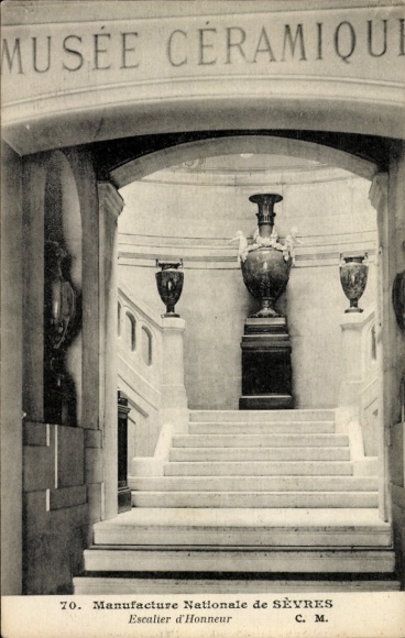 Postcard Sèvres Hauts de Seine, staircase, Musée Céramique, Manufacture Nationale de Sèvres