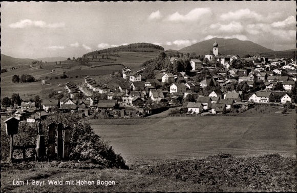 Ak Lam im Bayerischen Wald Oberpfalz, Panorama, Hoher Bogen, Kirche