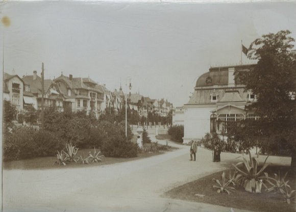 Original photo of Salzuflen in North Rhine-Westphalia, street with villas, around 1900