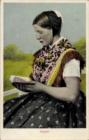 Postcard Wendin in traditional costume, book