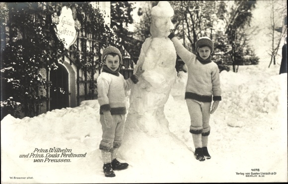 Postcard Prince Wilhelm and Prince Louis Ferdinand v. Prussia, Snowman, Landhaus Gibson, Winter
