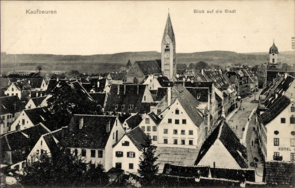 KP Kaufbeuren nad rzeką Wertach w Szwabii, widok na miasto, hotel