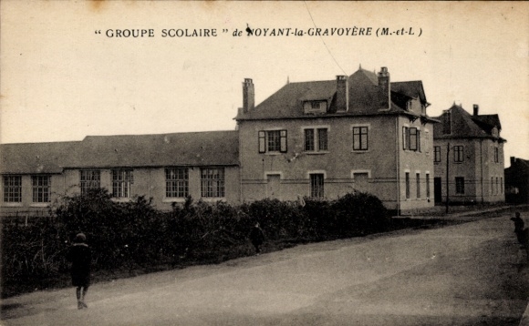 CPA Noyant la Gravoyère Maine et Loire, Groupe Scolaire