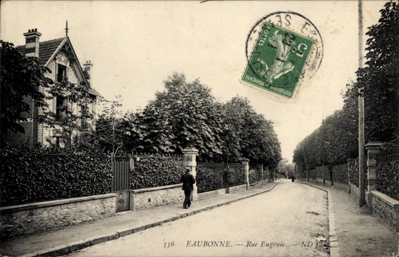 Ak Eaubonne Val d'Oise, Straße Rue Eugénie,  Architektur, Bäume, passierende Personen