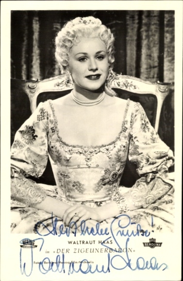 Postcard actress Waltraut Haas, portrait, autograph, The Gypsy Baron