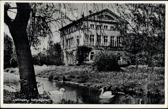 PC Uettingen in Lower Franconia, castle garden, swans