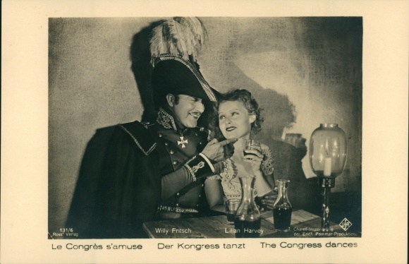 Postcard actors Willy Fritsch and Lilian Harvey, film scene from The Congress Dances, Ross Verlag 131/6