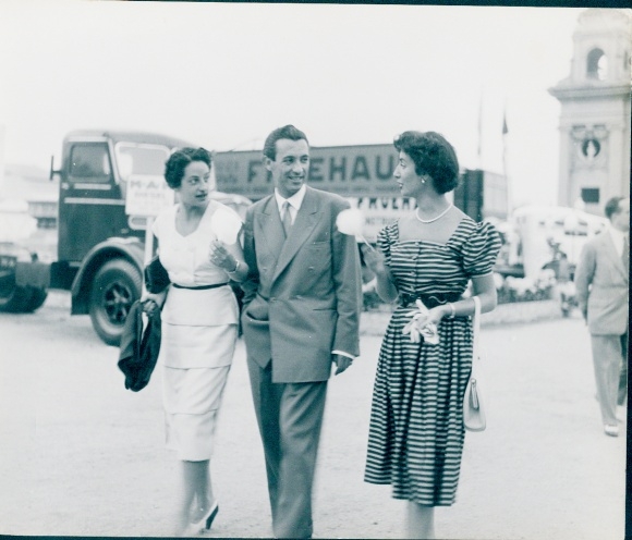 Photo film scene Barcelona, exhibition grounds, MAN, people, FRG 1952, Jordan J. von Boyadjieff
