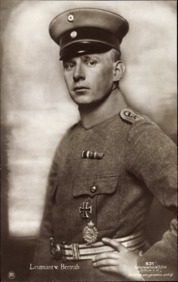 Postcard Liuntant von Bertrab, Portrait, Uniform, Iron Cross, Sanke 531