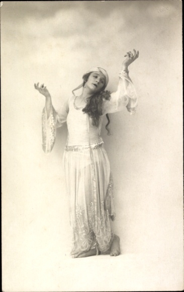 Photo Postcard dancer in dance pose, expressive dance, photographer König, Teplitz, Imperator