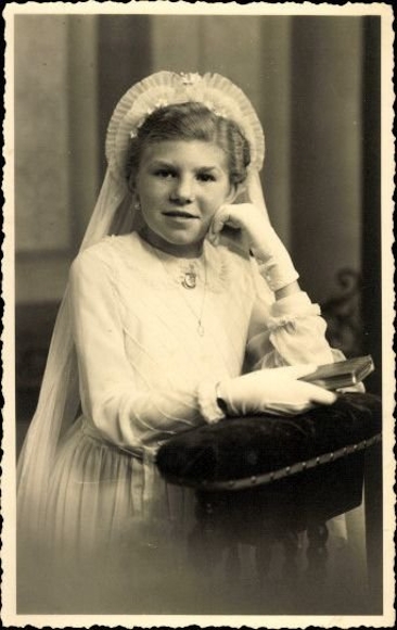 10 old photo PCs on the subject of children, various motifs