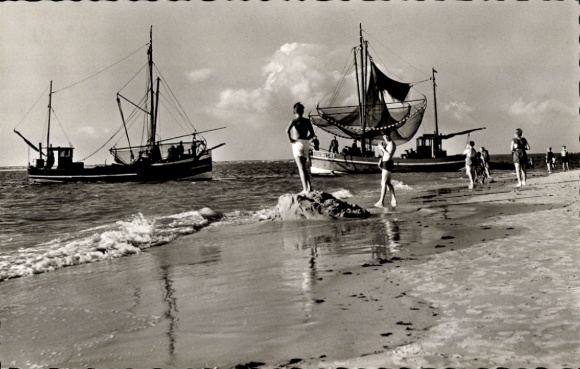 Postcard Nordseebad Langeoog Ostfriesland, fishing boats, beach