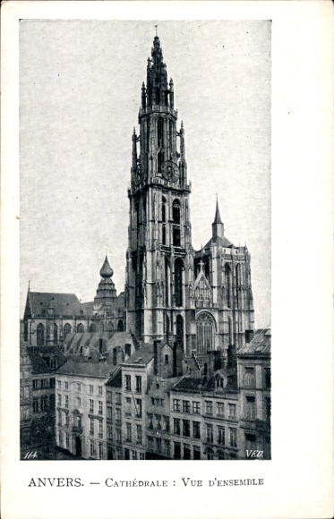 Postkaart Antwerpen-Vlaanderen, Kathedraal vanuit algemeen perspectief, zwart-witfoto