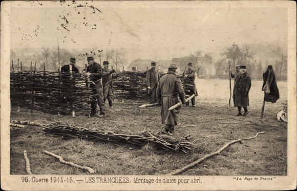 Postcard Les Tranchées, assembly of umbrellas for accommodation, French. Soldier, trench, WWI