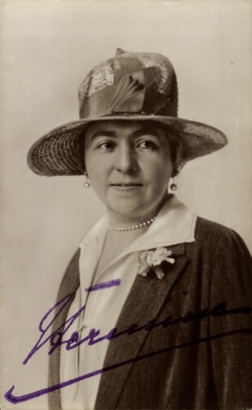 Postcard Hermine Reuss older line, Empress Hermine, portrait, autograph
